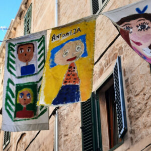 Kinderkunst Sibenik Kroatien Straßenkunst